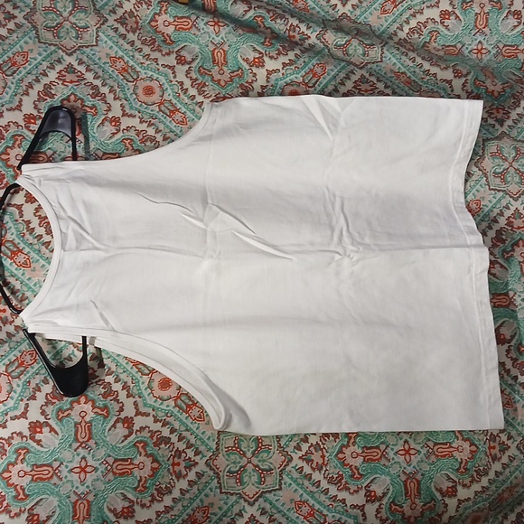 Set of 2 Cheetah White Cotton Tank Tops, Size M - Picture 8 of 9